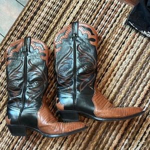 Beautiful Cowboy, Boots Excellent condition, never wore, too big.
